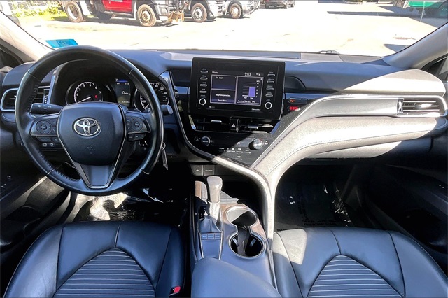 2022 Toyota Camry SE - Photo 16