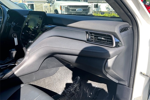 2022 Toyota Camry SE - Photo 17
