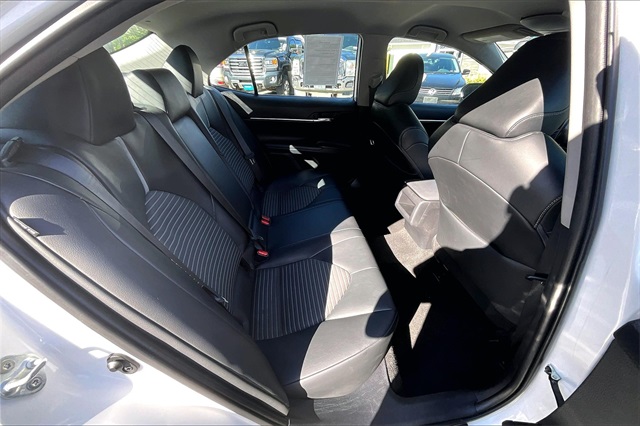 2022 Toyota Camry SE - Photo 22