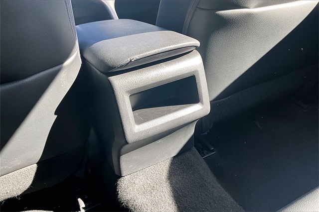 2022 Toyota Camry SE - Photo 29