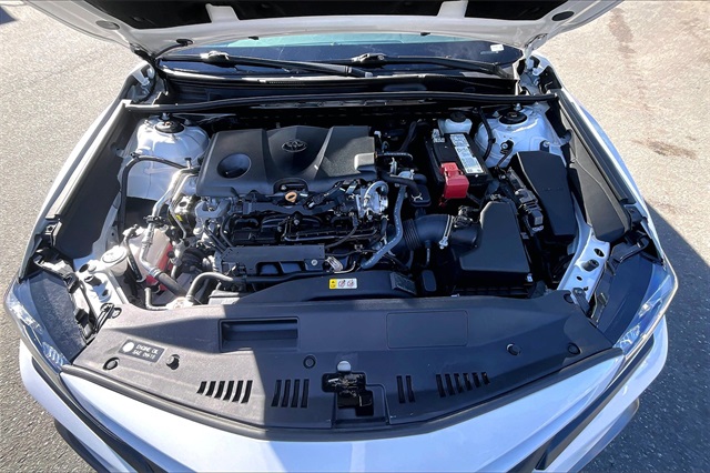 2022 Toyota Camry SE - Photo 10