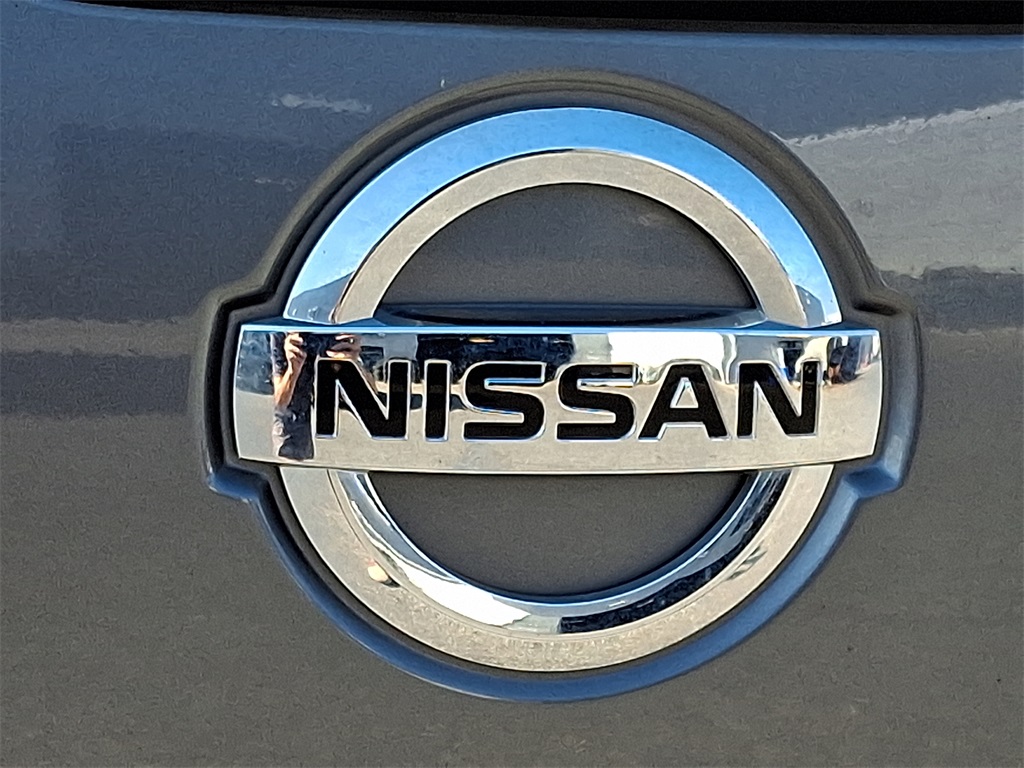 2017 Nissan Titan SL - Photo 8