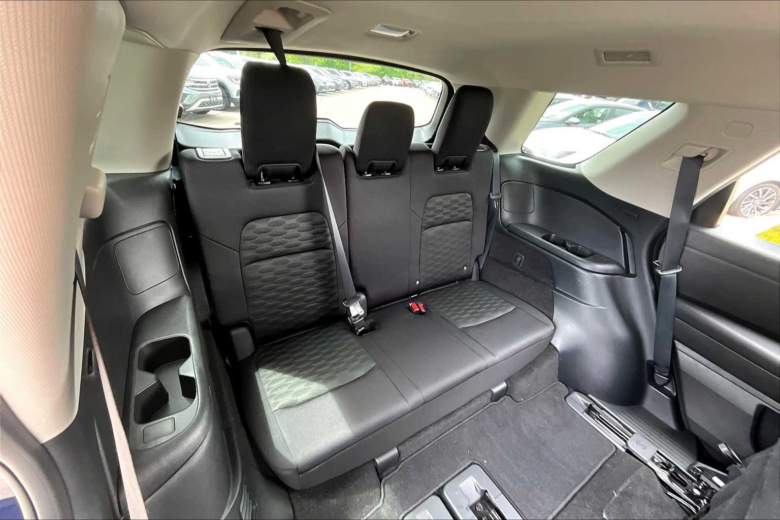 2024 Nissan Pathfinder SV - Photo 17