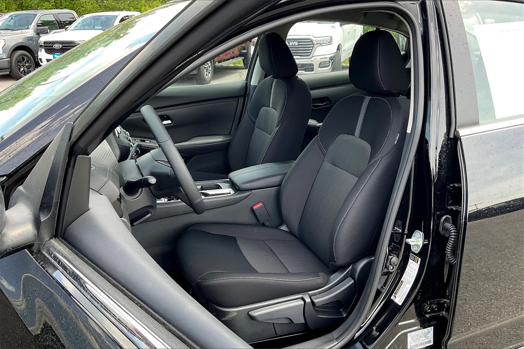 2025 Nissan Sentra SV - Photo 11