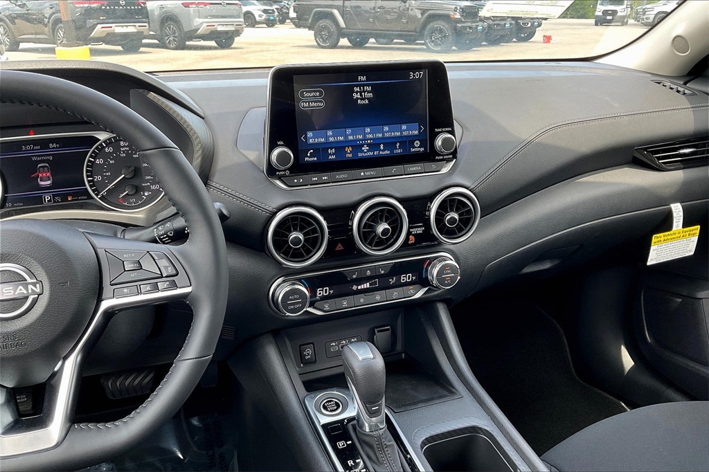 2025 Nissan Sentra SV - Photo 13