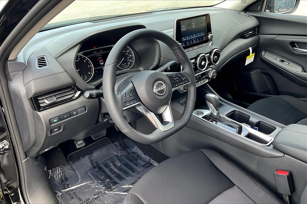 2025 Nissan Sentra SV - Photo 9