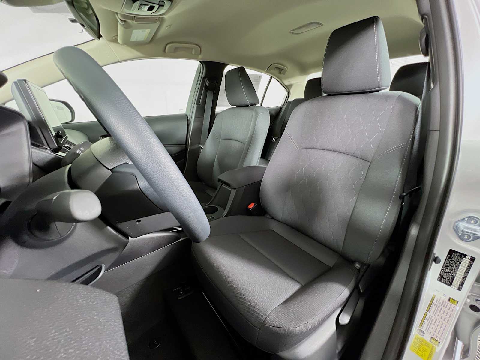 2025 Toyota Corolla LE - Photo 12