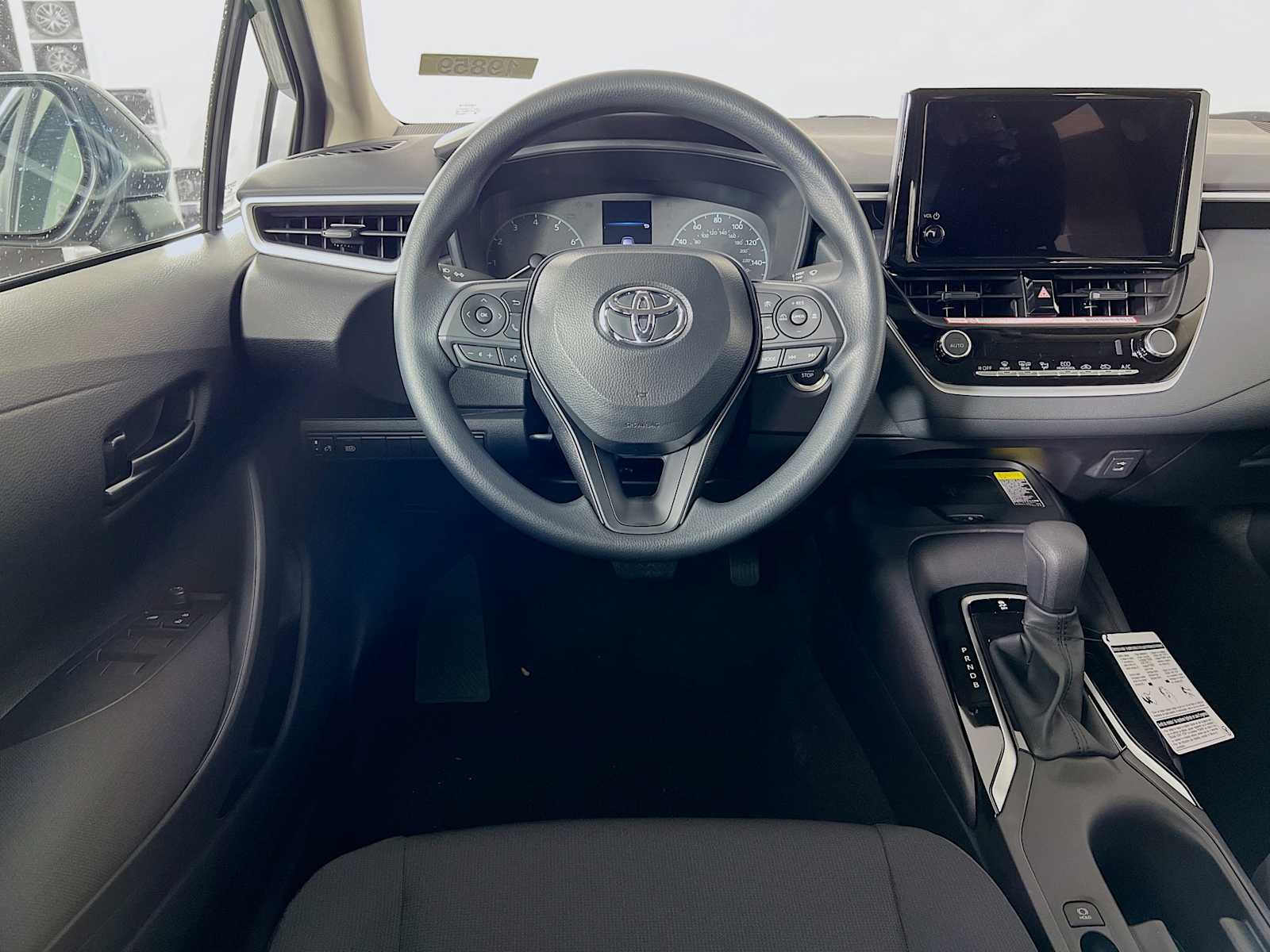2025 Toyota Corolla LE - Photo 14