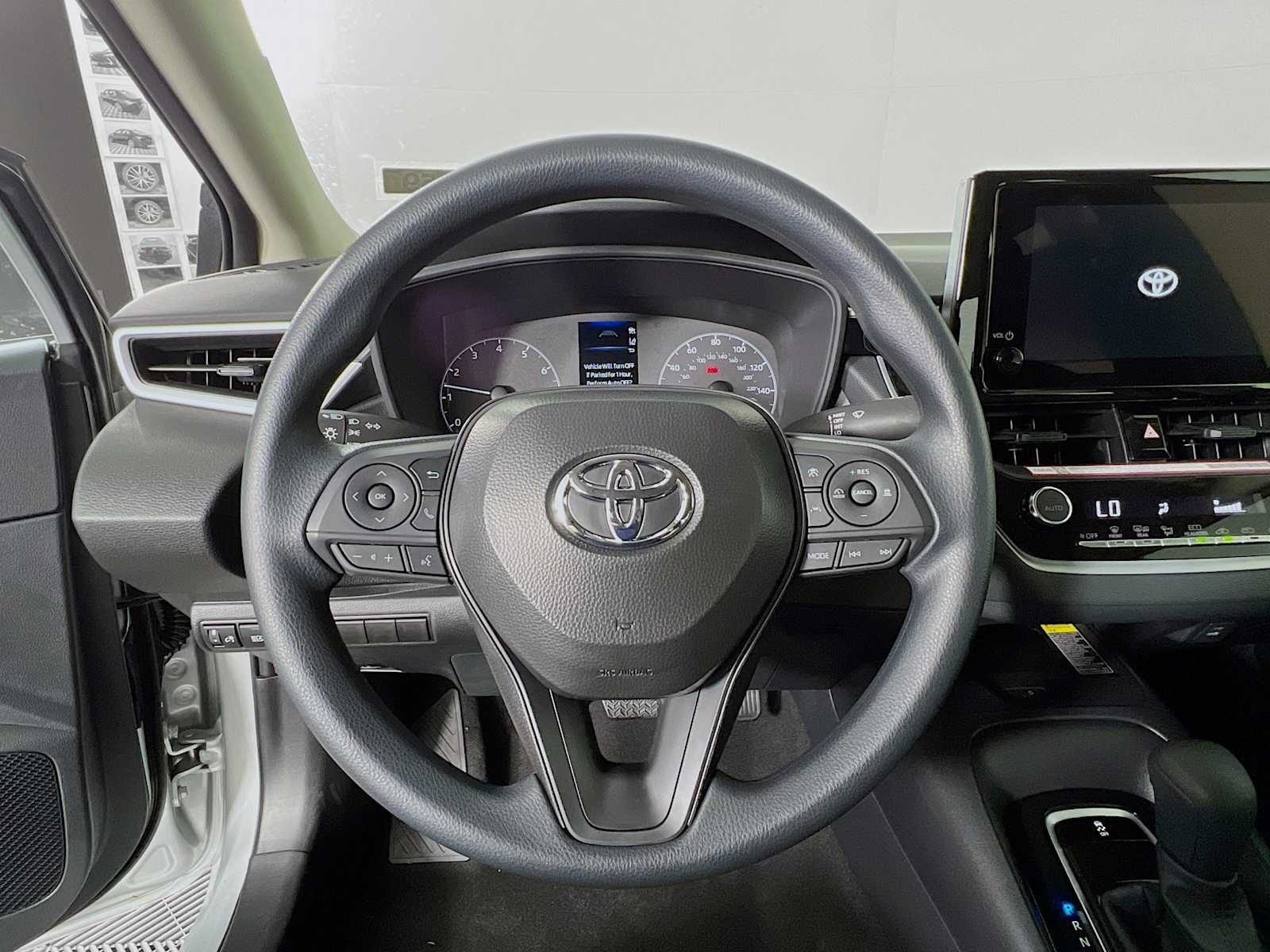 2025 Toyota Corolla LE - Photo 7