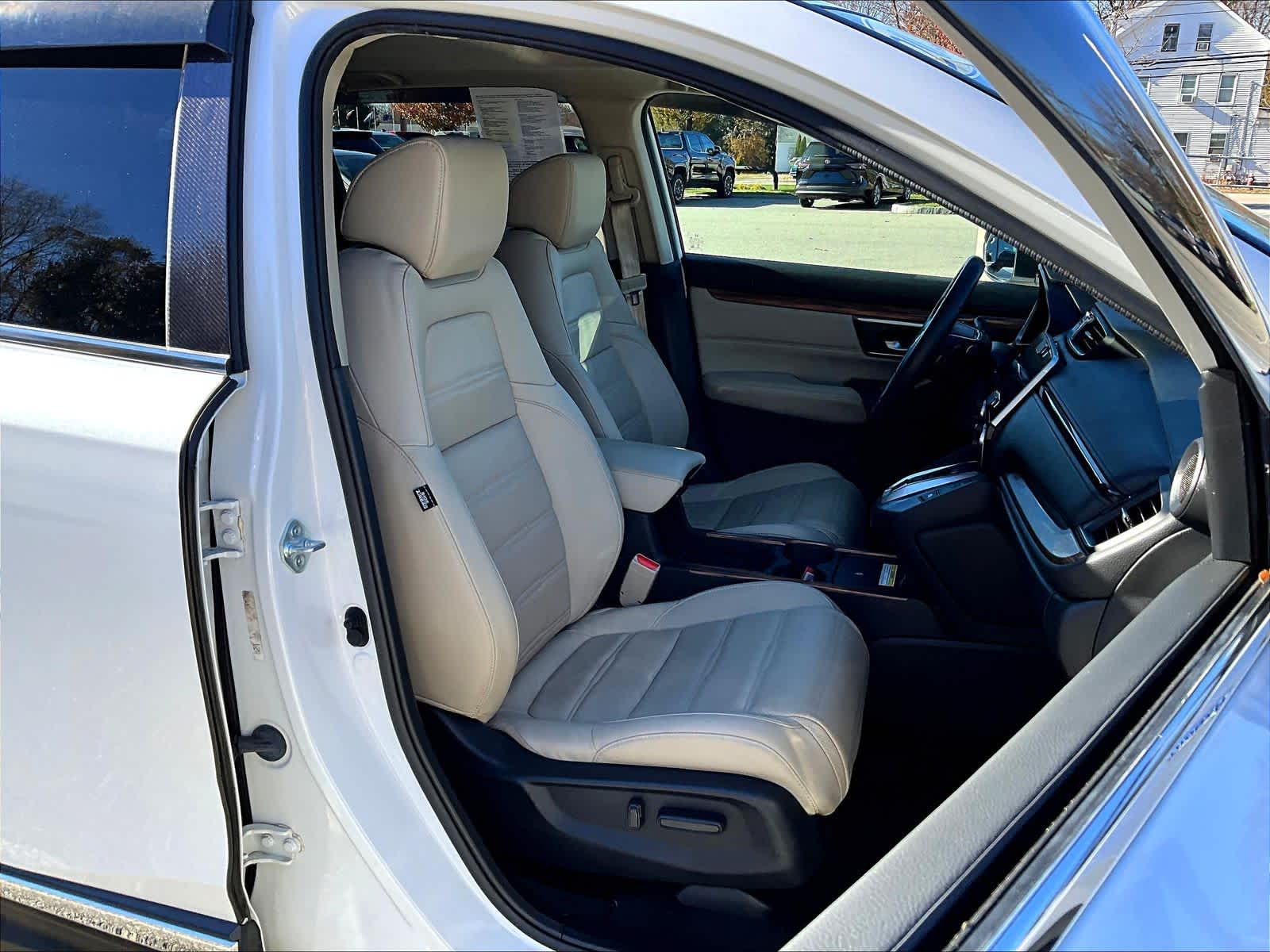 2022 Honda CR-V Hybrid Touring - Photo 11