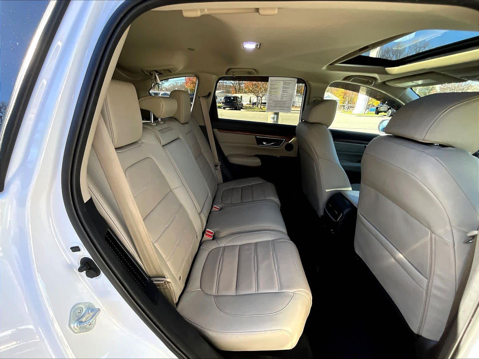 2022 Honda CR-V Hybrid Touring - Photo 16