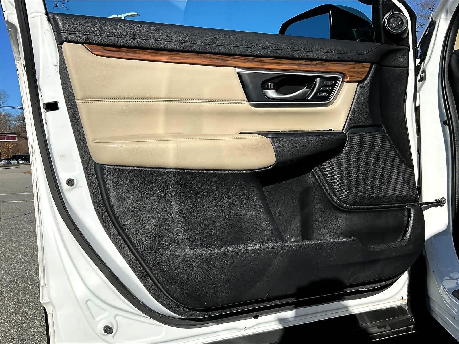 2022 Honda CR-V Hybrid Touring - Photo 9