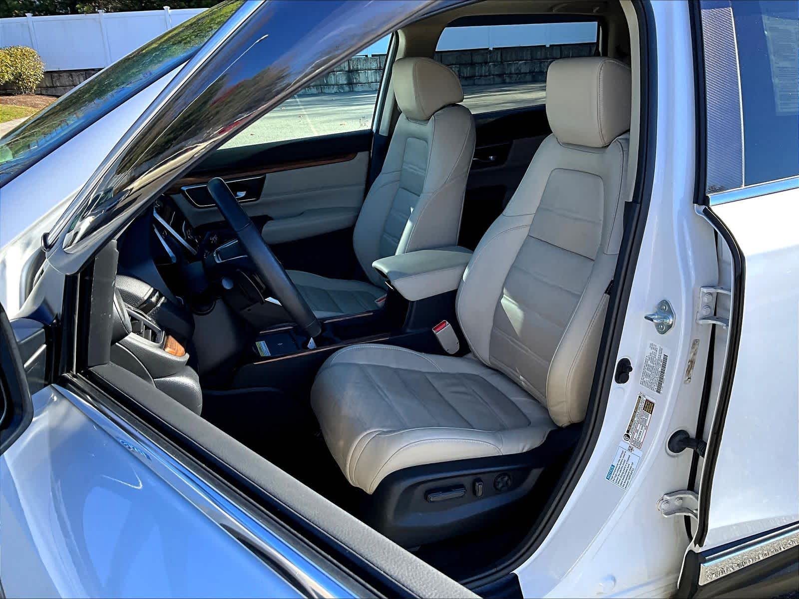 2022 Honda CR-V Hybrid Touring - Photo 10