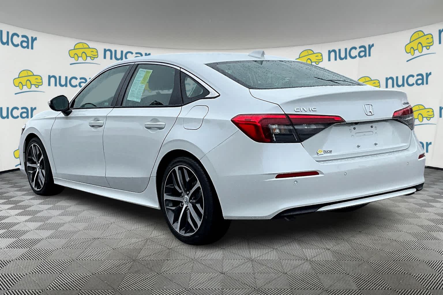 2023 Honda Civic Touring - Photo 4