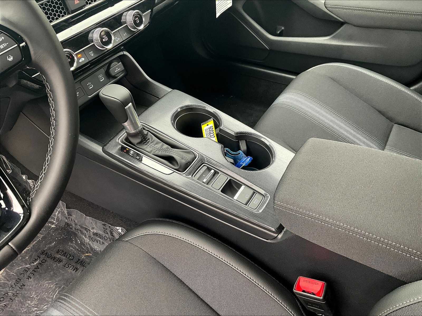 2026 Honda Civic Hatchback Sport - Photo 14