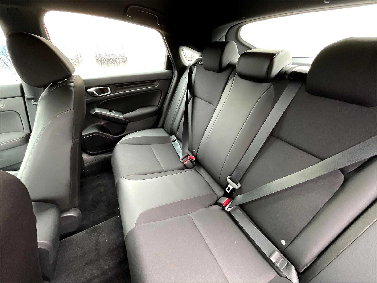 2026 Honda Civic Hatchback Sport - Photo 15