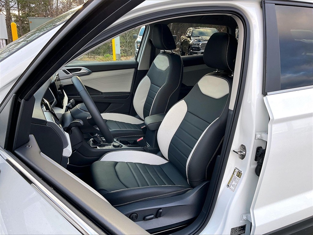 2026 Volkswagen Taos 1.5T SEL - Photo 11