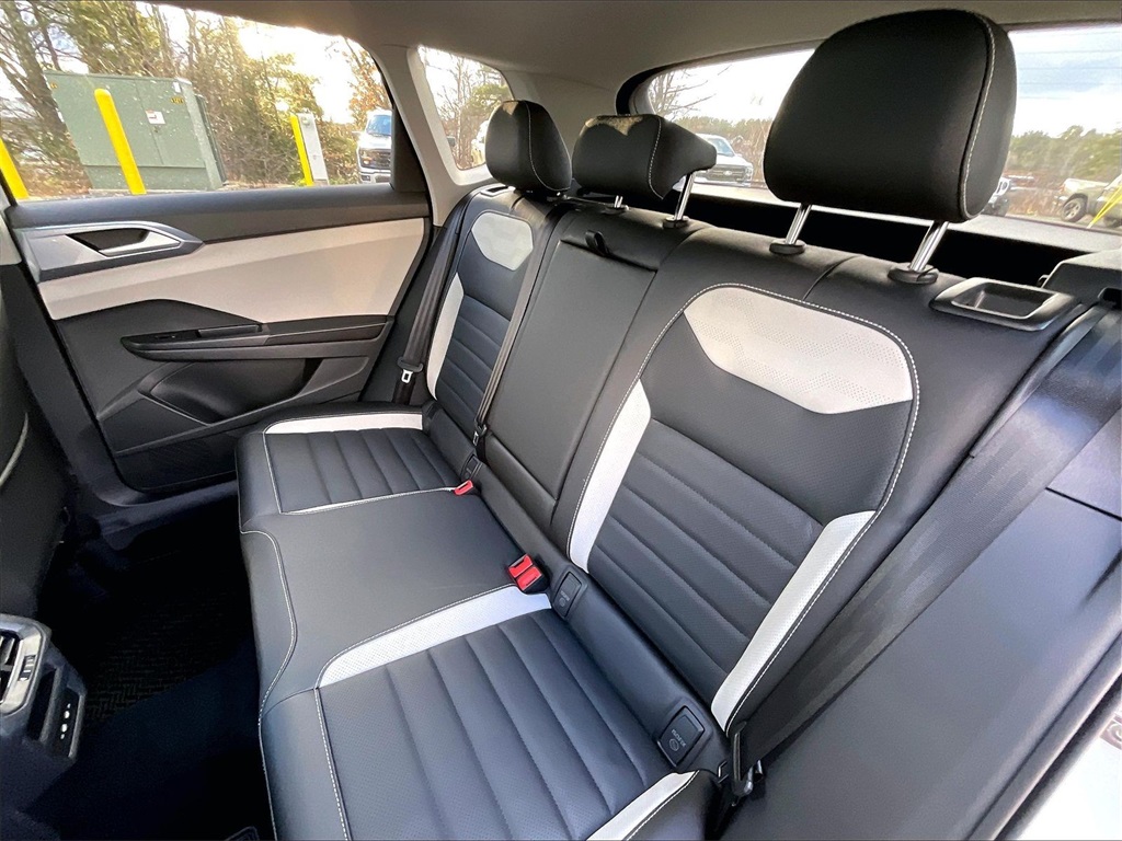 2026 Volkswagen Taos 1.5T SEL - Photo 15