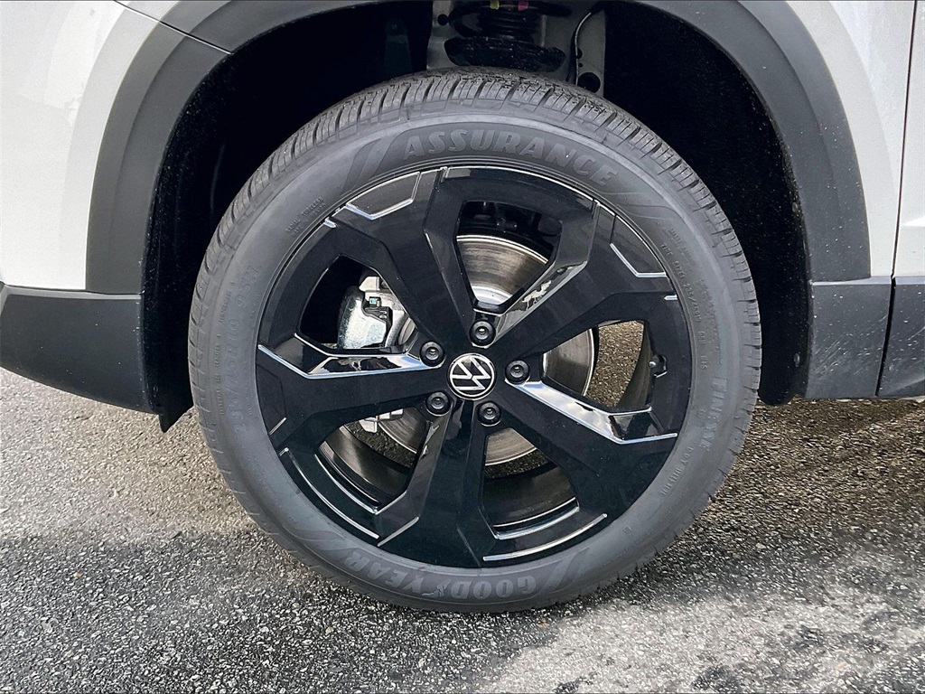 2026 Volkswagen Taos 1.5T SEL - Photo 8