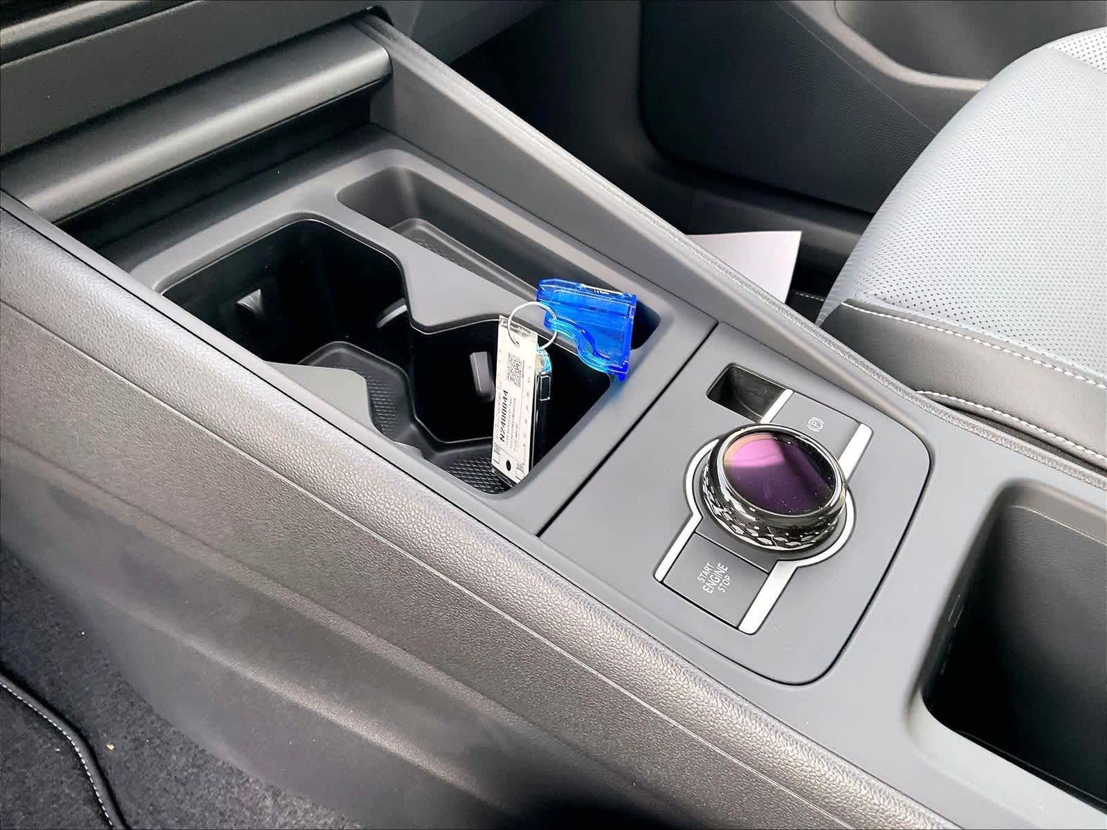 2026 Volkswagen Tiguan SE - Photo 14