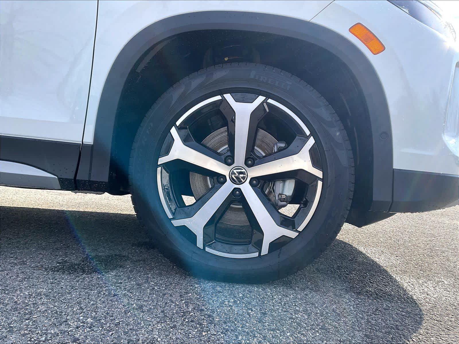 2026 Volkswagen Tiguan SE - Photo 8