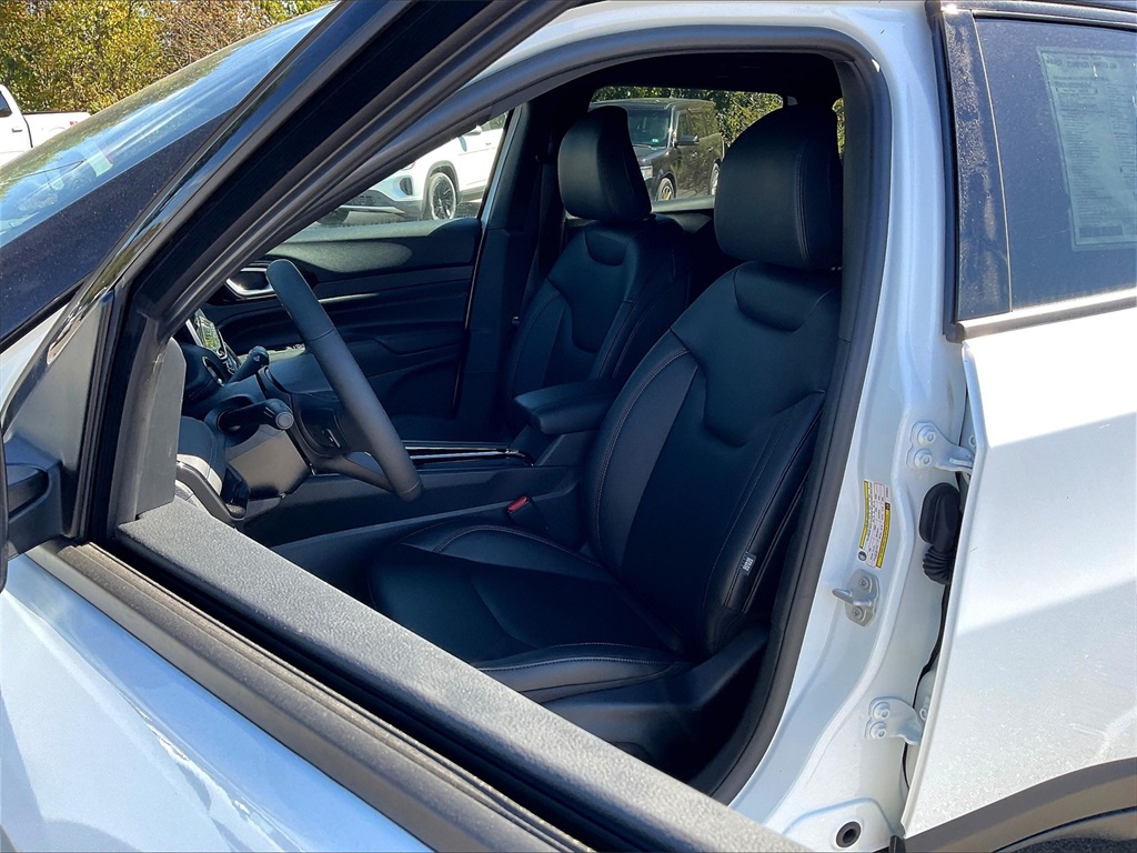 2025 Jeep Compass Limited - Photo 11