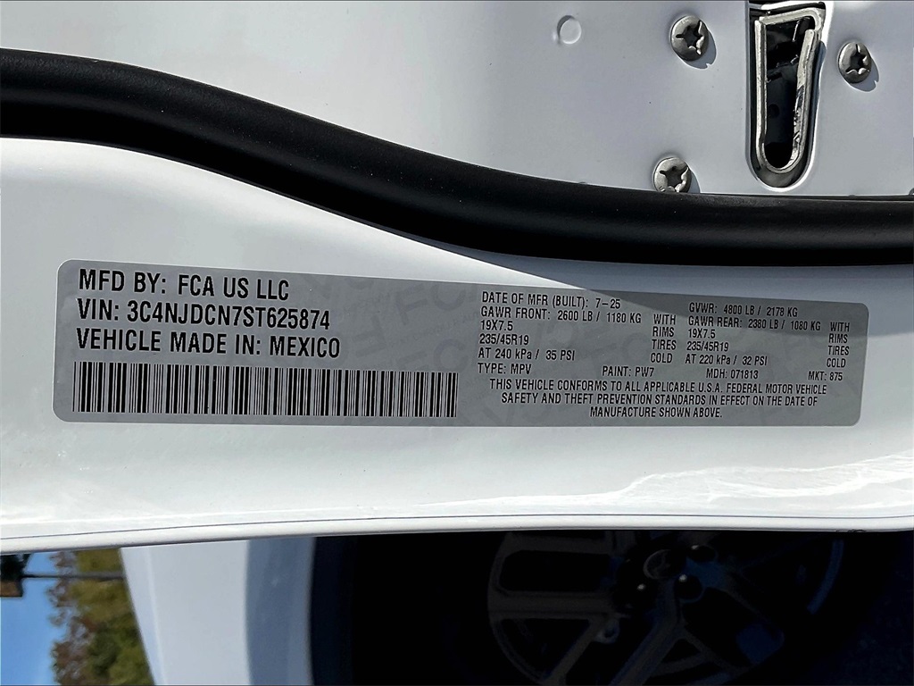 2025 Jeep Compass Limited - Photo 16