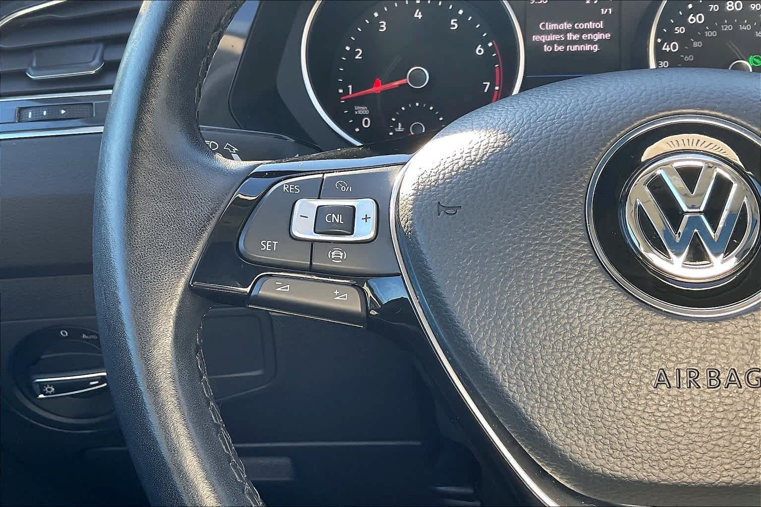 2019 Volkswagen Tiguan SE - Photo 18