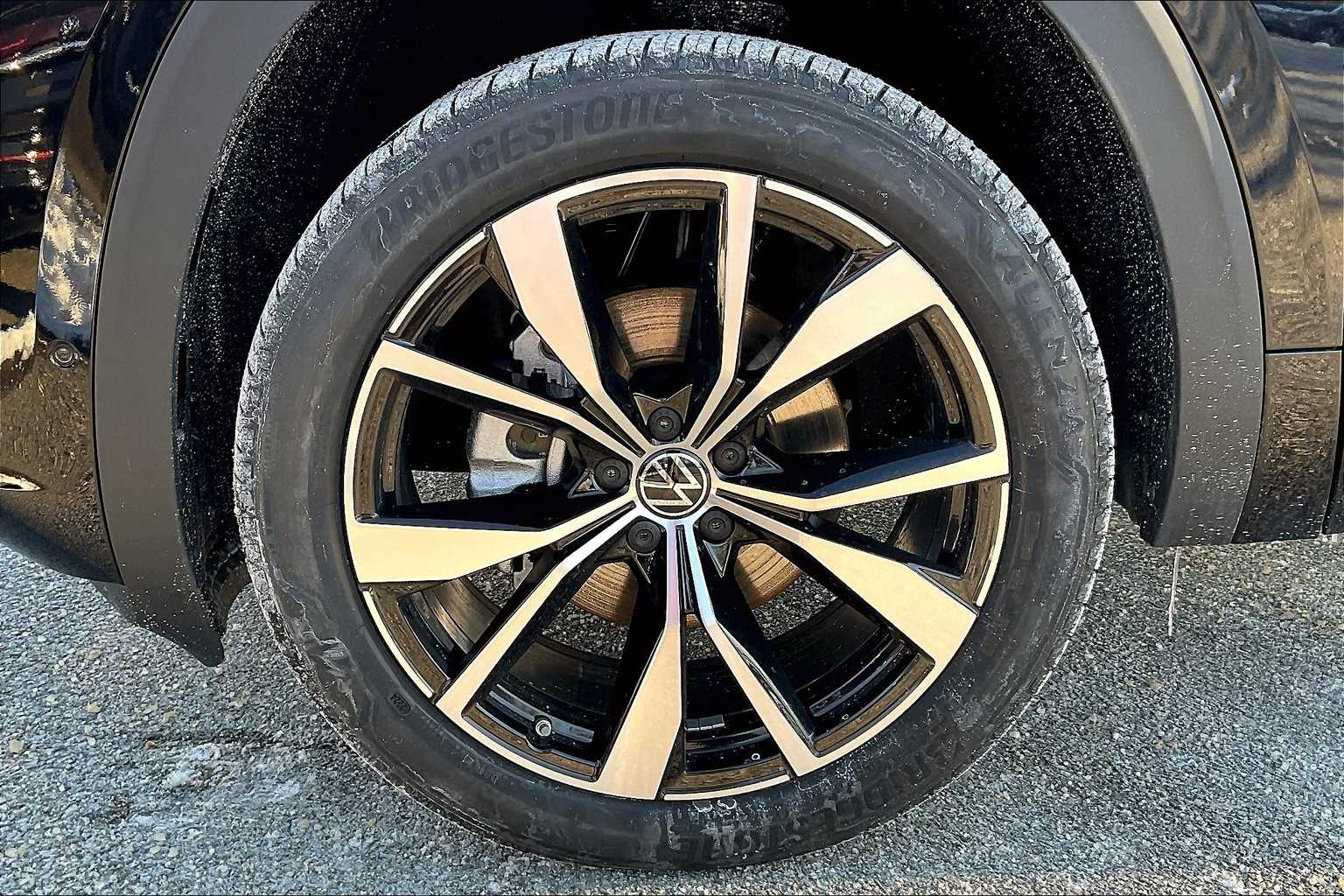 2025 Volkswagen Atlas 2.0T SEL Premium R-Line - Photo 8