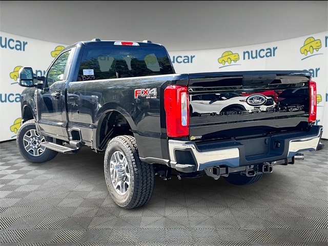 2025 Ford F-350SD XLT - Photo 4