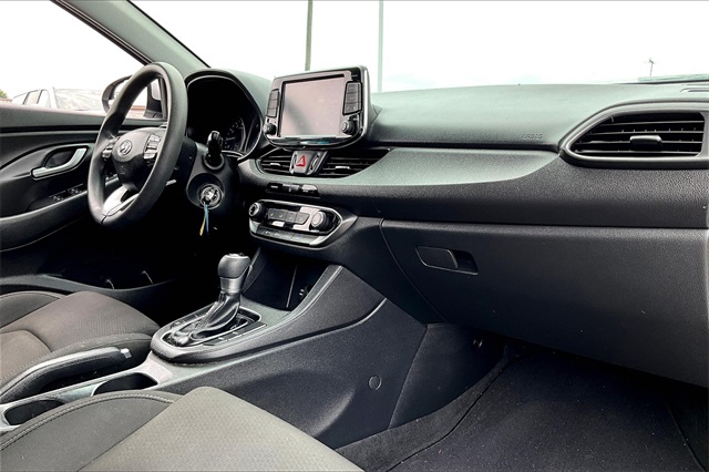 2018 Hyundai Elantra GT Base - Photo 13