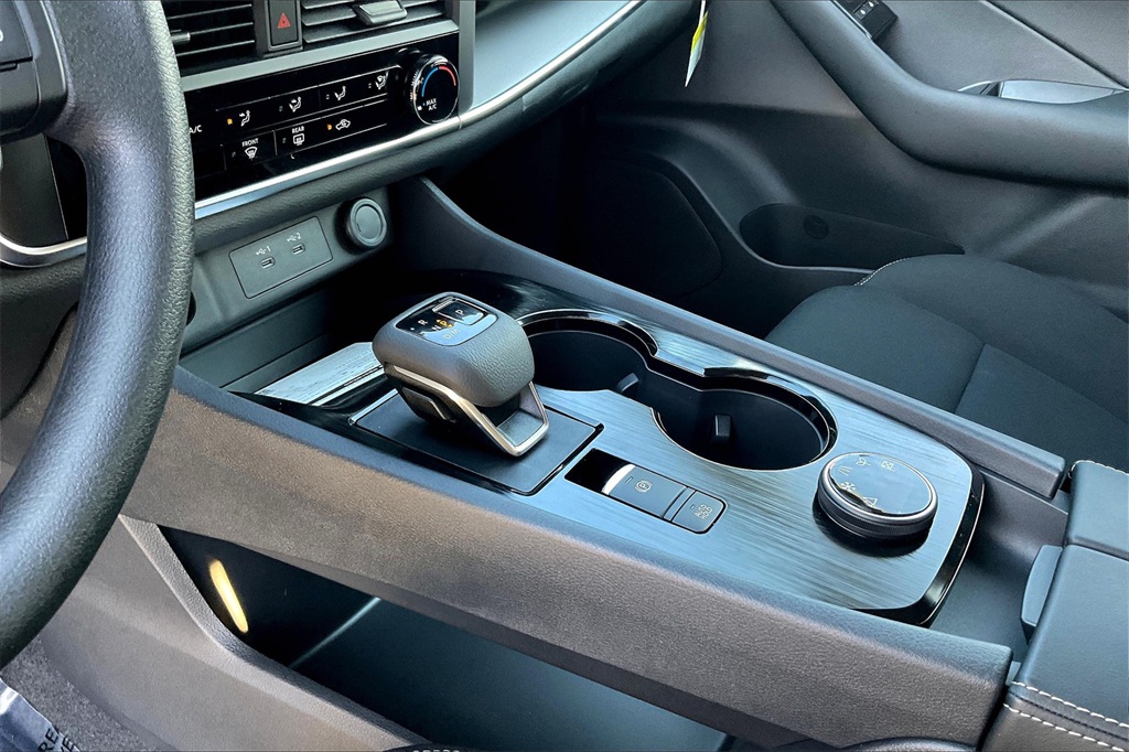 2025 Nissan Rogue S - Photo 14