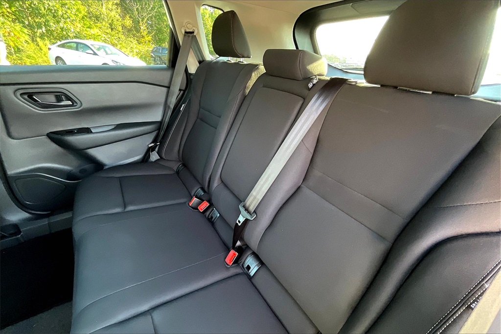 2025 Nissan Rogue S - Photo 15