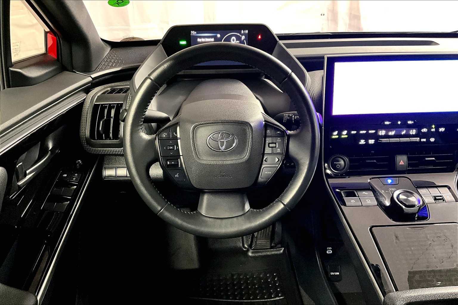 2023 Toyota bZ4X XLE - Photo 17