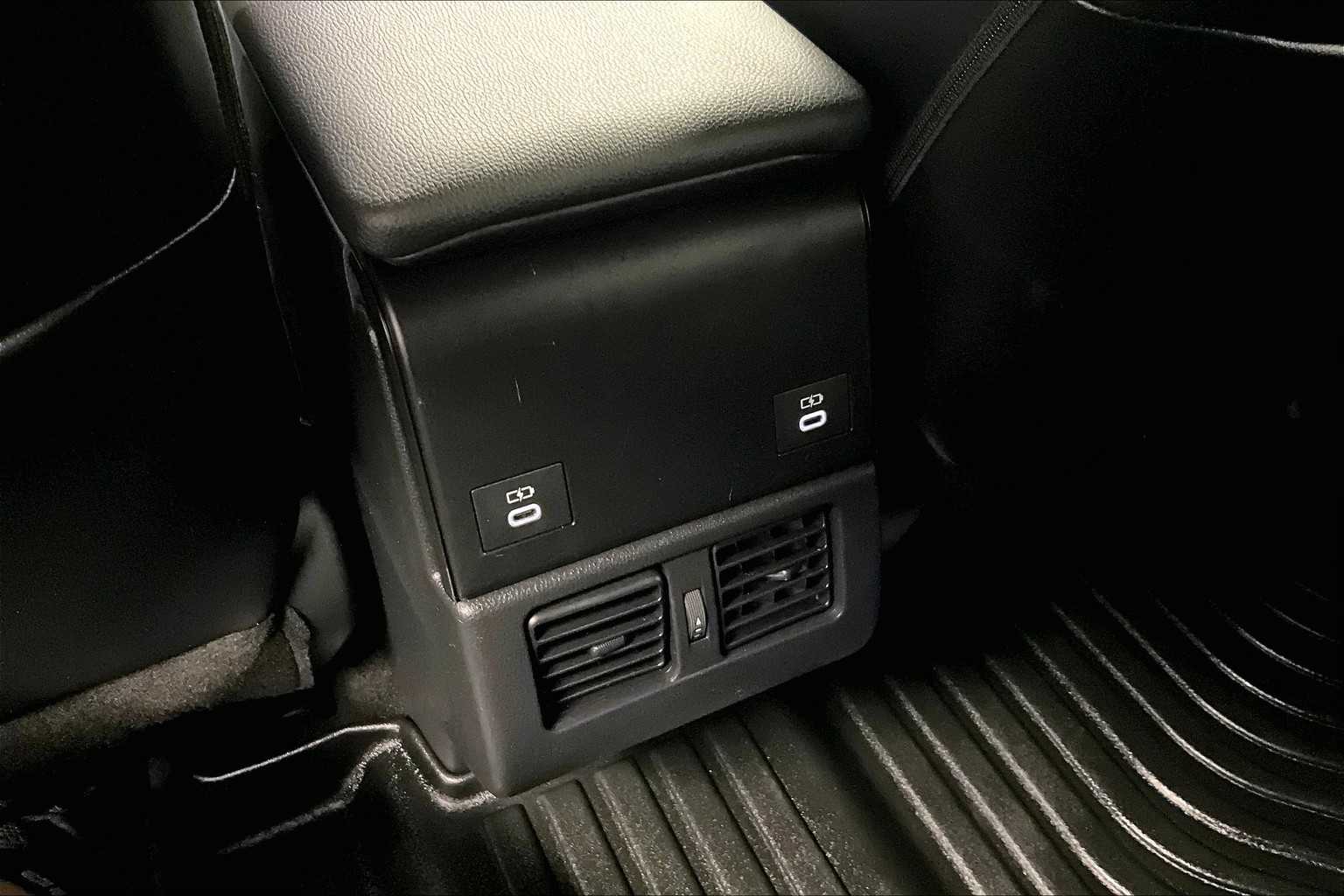 2023 Toyota bZ4X XLE - Photo 27