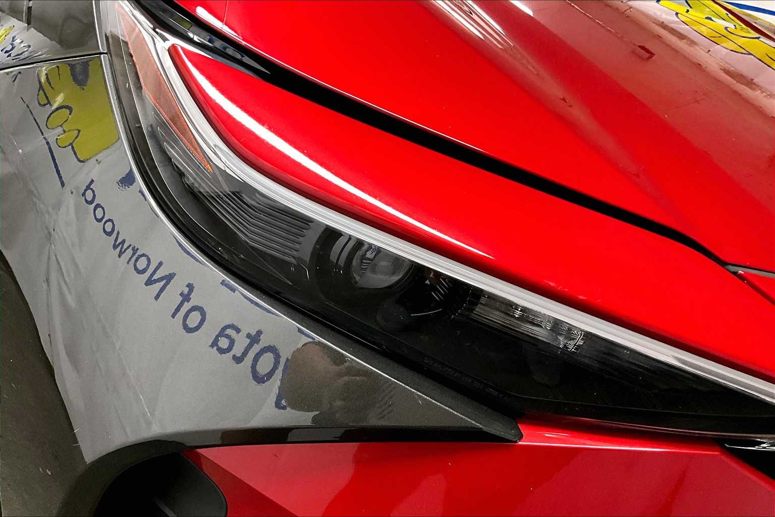 2023 Toyota bZ4X XLE - Photo 32