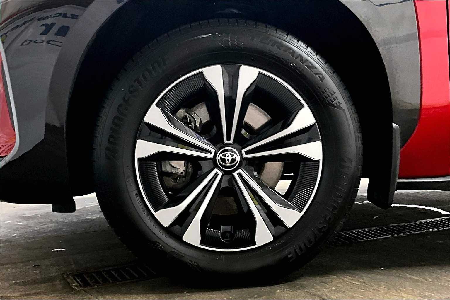 2023 Toyota bZ4X XLE - Photo 7