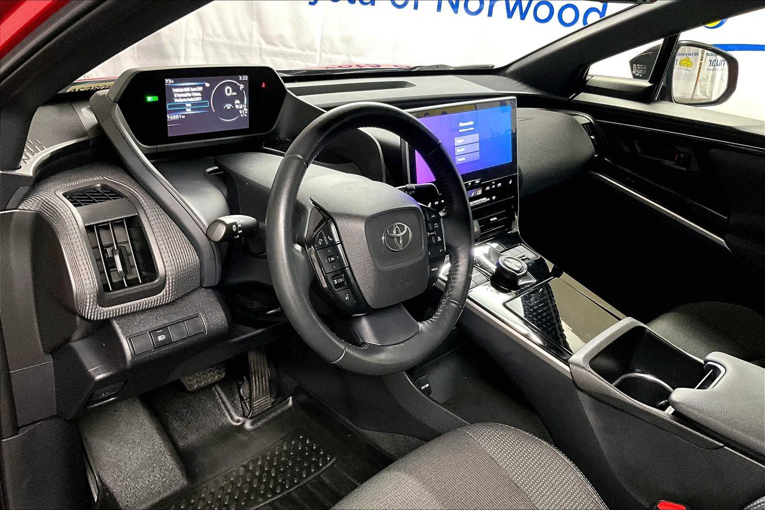 2023 Toyota bZ4X XLE - Photo 8