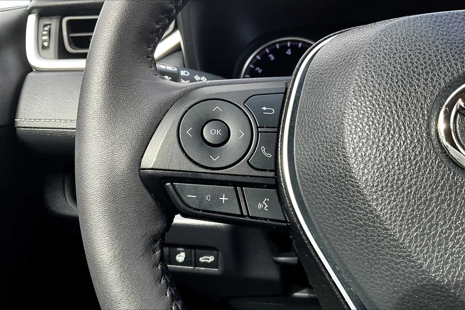 2022 Toyota RAV4 XLE - Photo 23