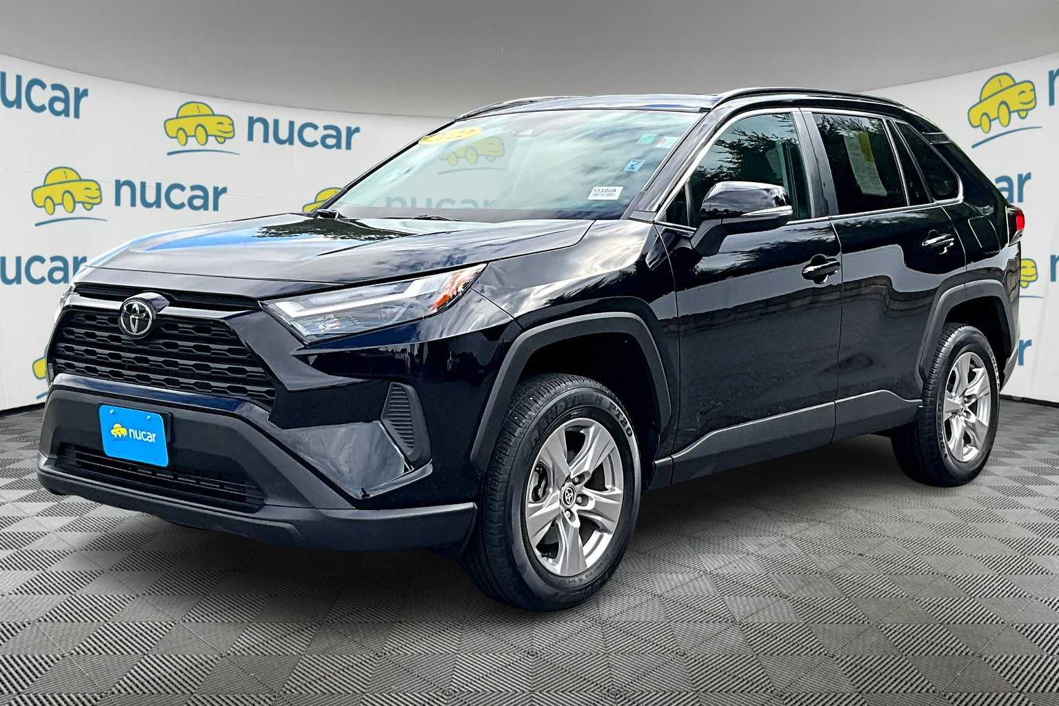 2022 Toyota RAV4 XLE - Photo 3