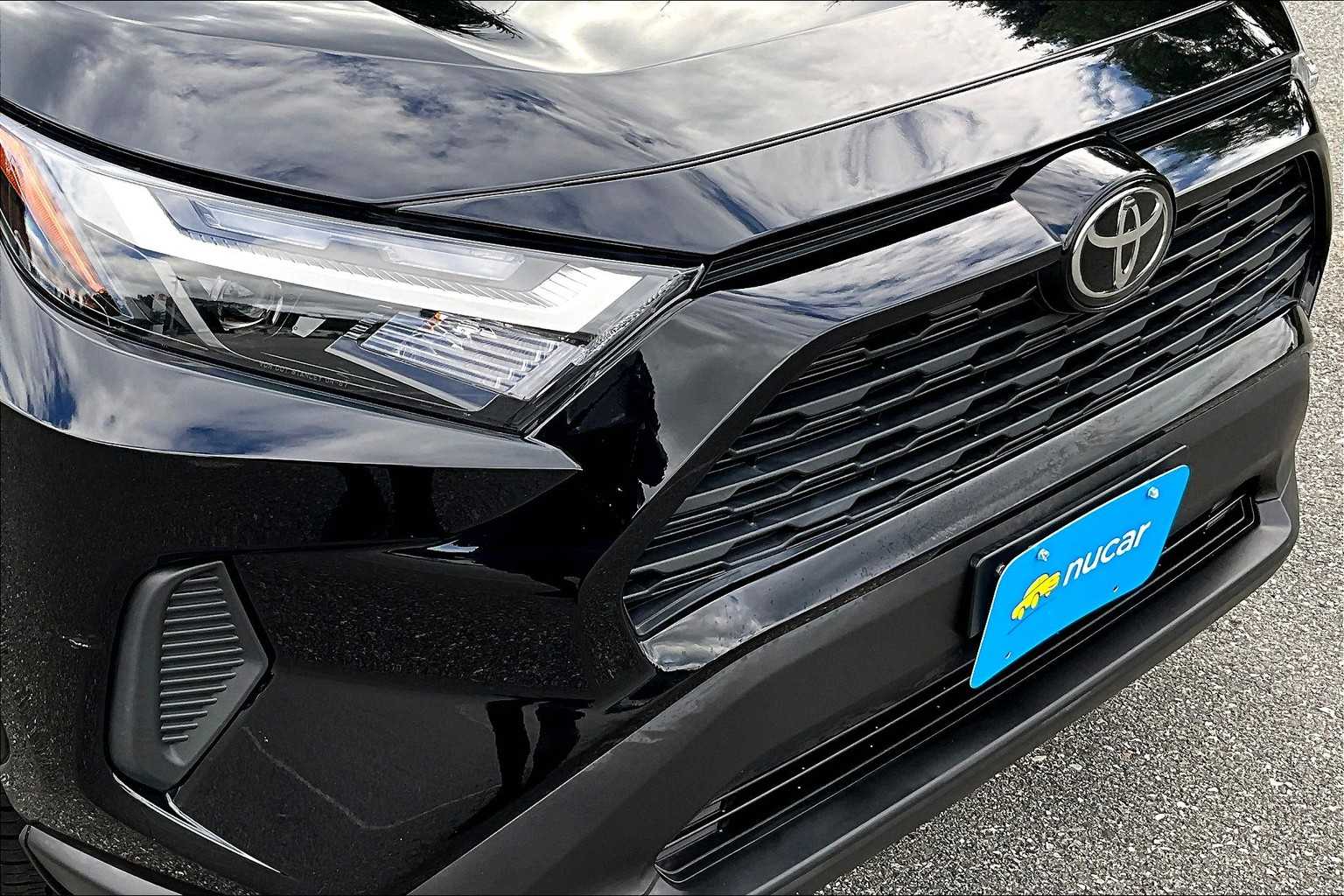 2022 Toyota RAV4 XLE - Photo 32