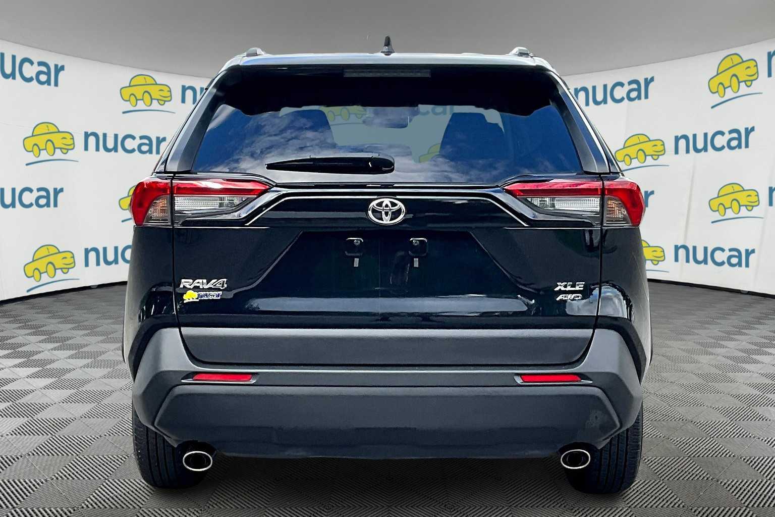 2022 Toyota RAV4 XLE - Photo 5