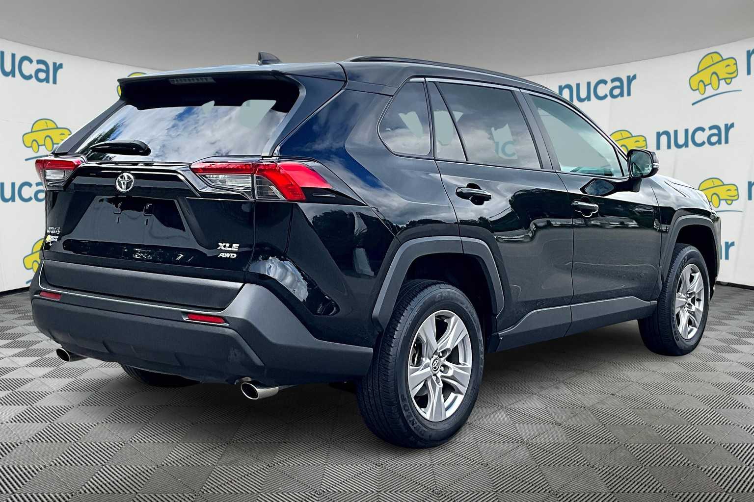 2022 Toyota RAV4 XLE - Photo 6