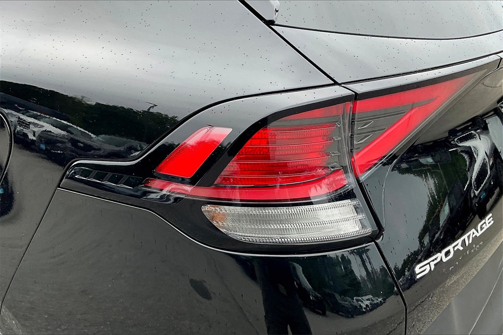 2023 Kia Sportage Hybrid LX - Photo 28