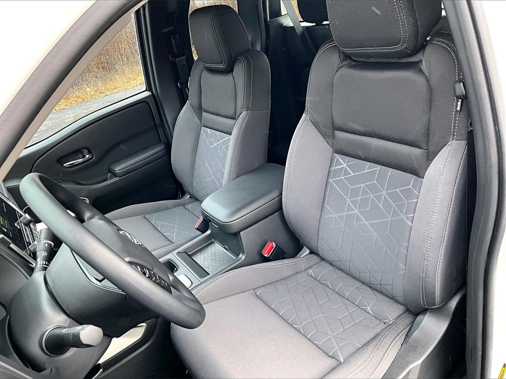 2025 Nissan Frontier SV - Photo 10