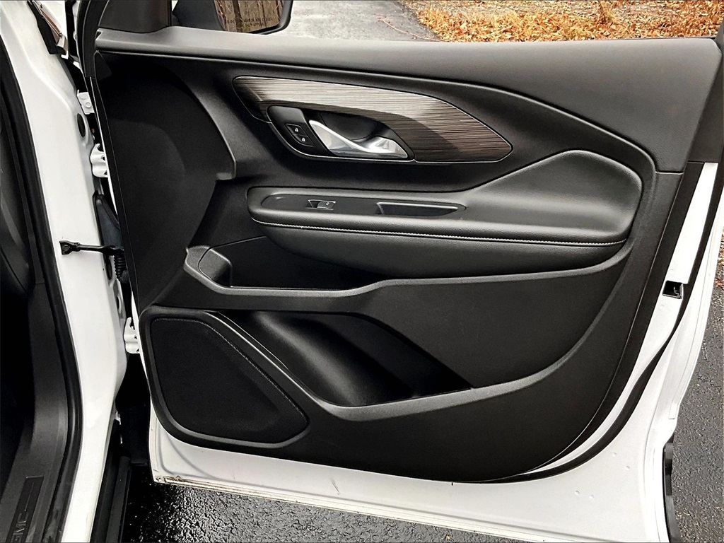 2024 GMC Terrain SLT - Photo 12