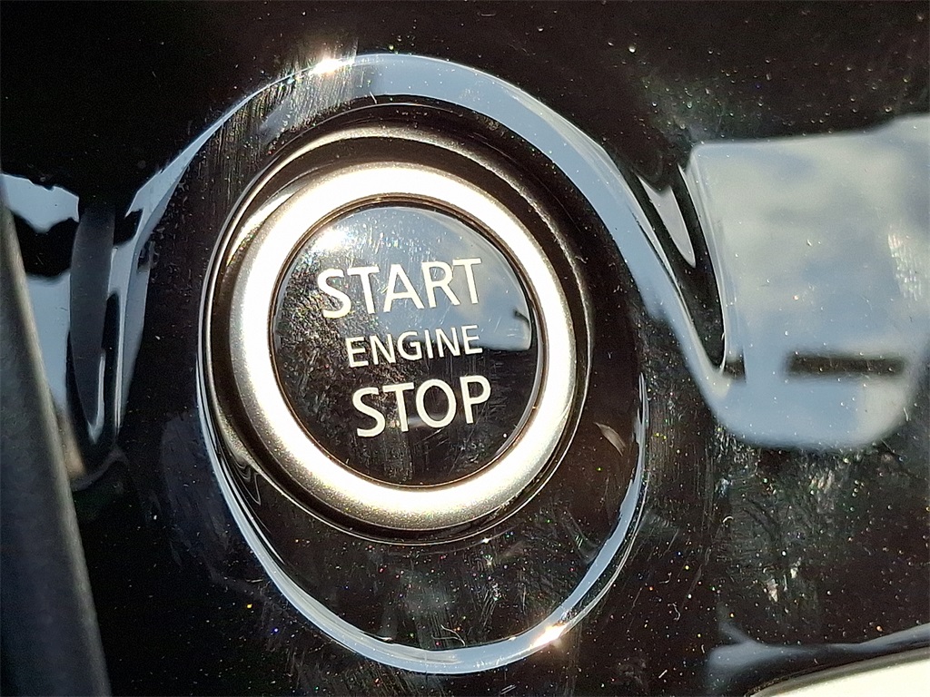 2025 Nissan Versa 1.6 SR - Photo 15