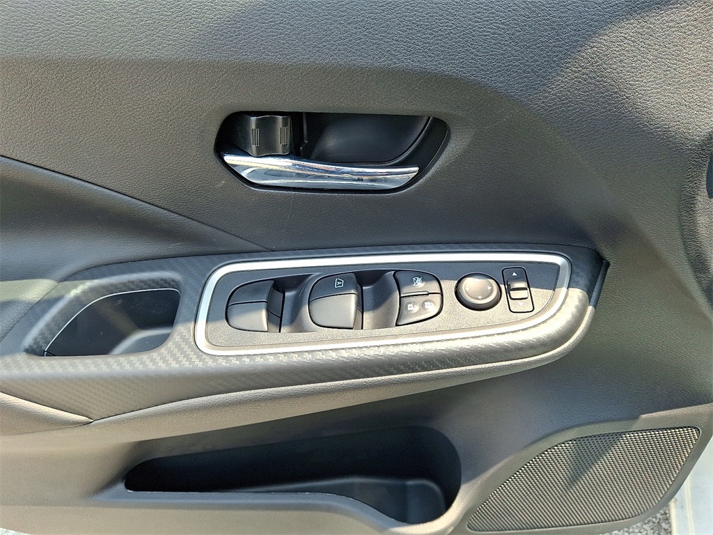 2025 Nissan Versa 1.6 SR - Photo 8