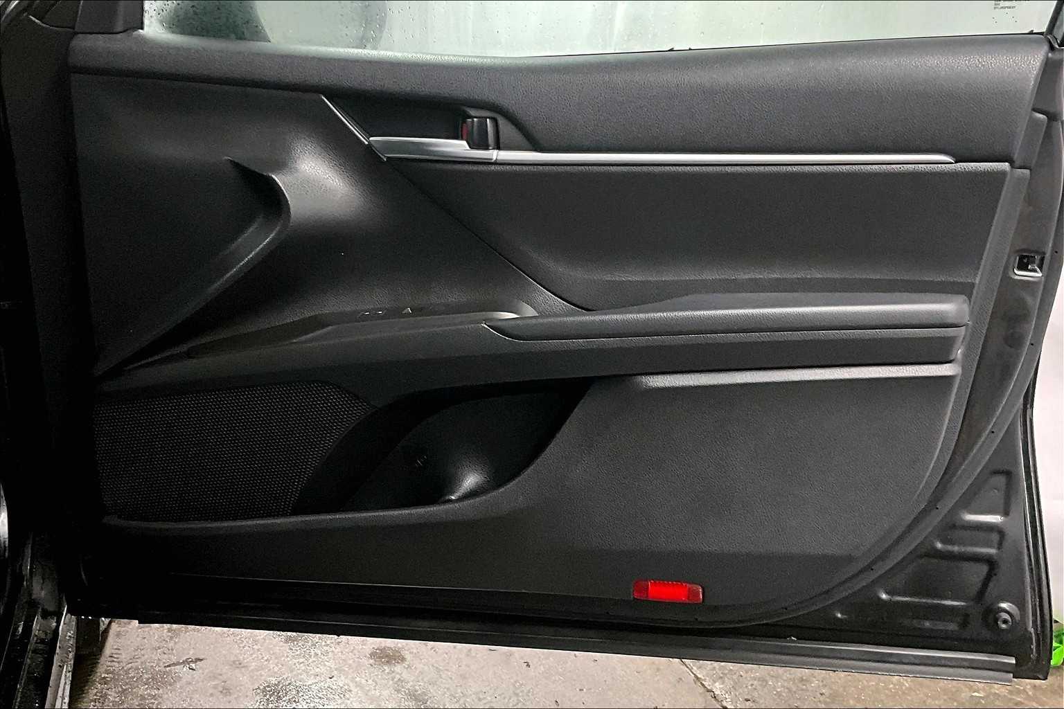 2023 Toyota Camry SE - Photo 12