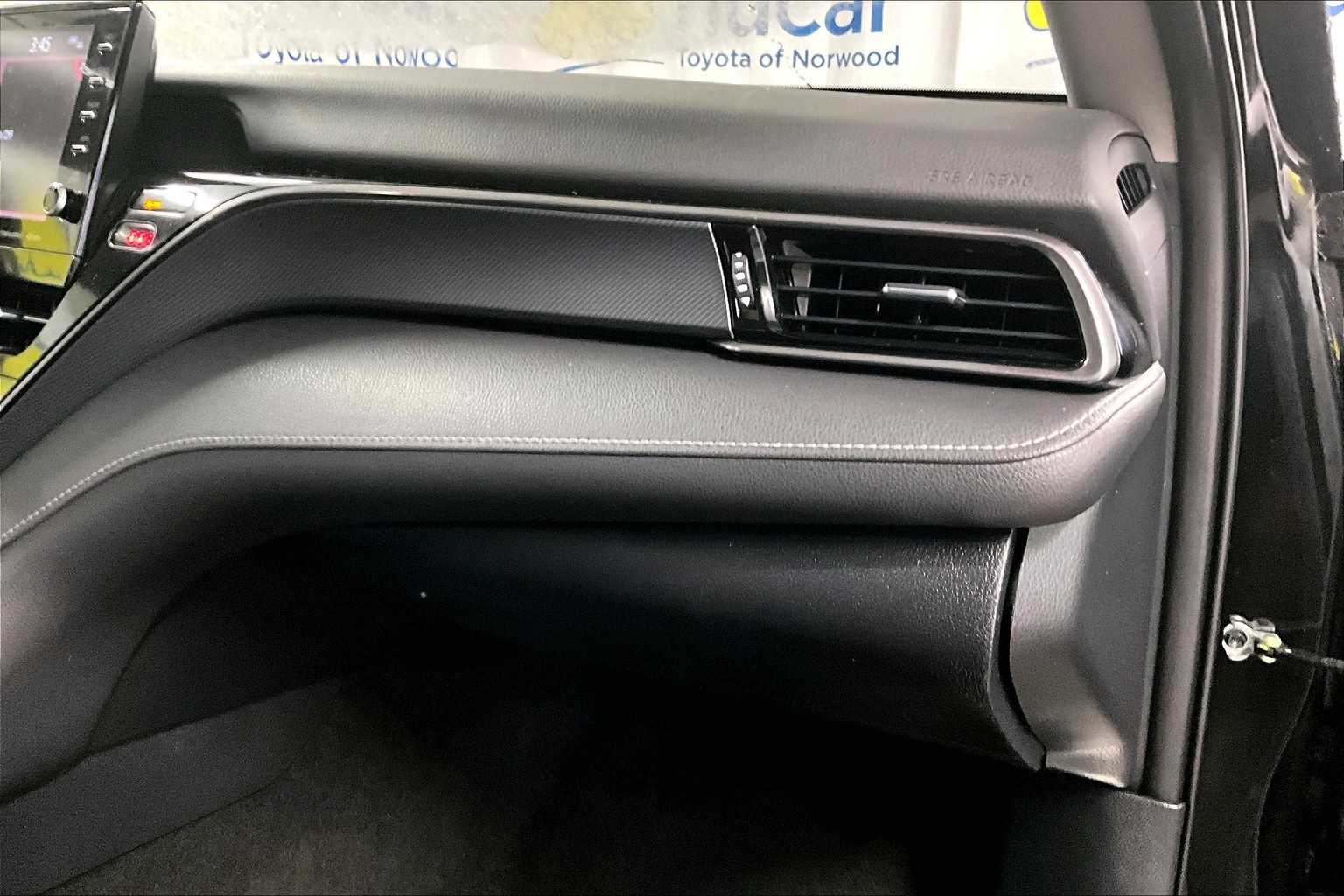 2023 Toyota Camry SE - Photo 13